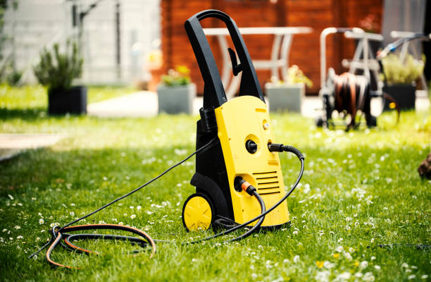 Best Animal Enclosure Cleaning  in North Catasauqua, PA